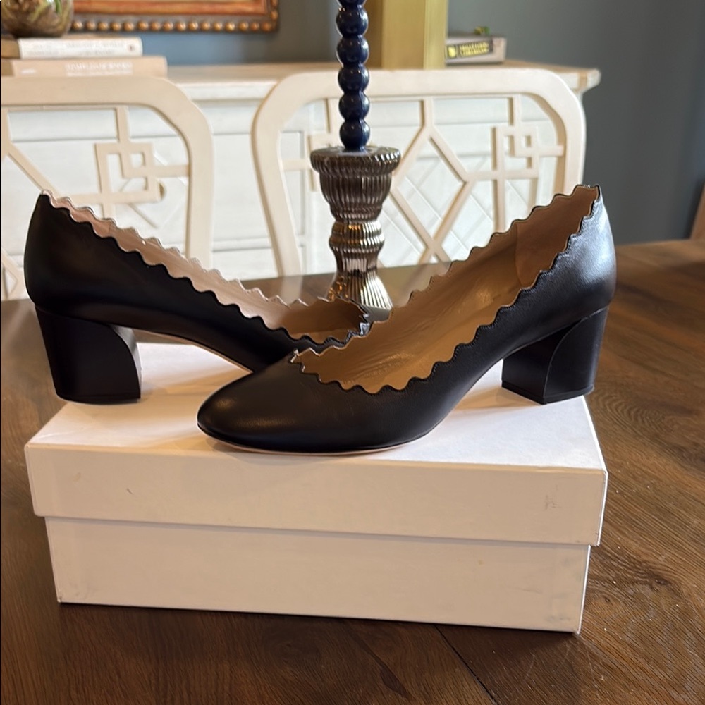 Chloé Lauren pump heels black Napa leather worn once with box and dust bags